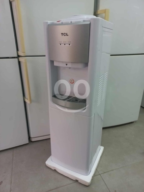 Kitchen appliances in Saida - مبرد مياه تي سي إل (TCL) قائم أبيض | TCL Standing Water Dispenser White