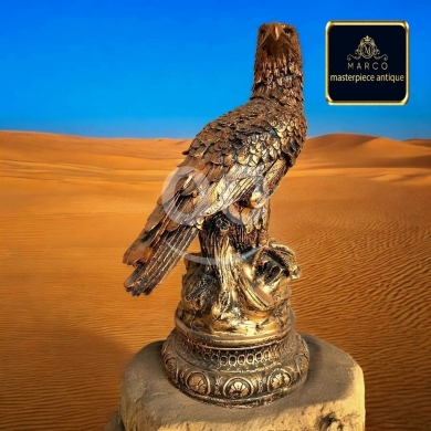 Antiques & Collectibles in Beirut City - تمثال نسر ديكور فخم من الراتنج بحالة ممتازة | Majestic Fiber Resin Eagle Statue Decoration