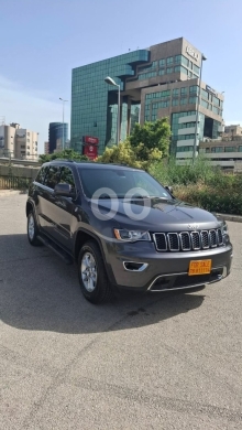 Jeep in Beirut City - جيب جراند شيروكي لاريدو Trail Rated موديل 2020 دفع رباعي | Jeep Grand Cherokee Laredo 2020 4x4