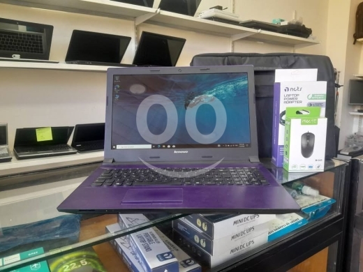 Computers Parts & Software Accessories in Temnine - Laptop Lenovo شبه جديد