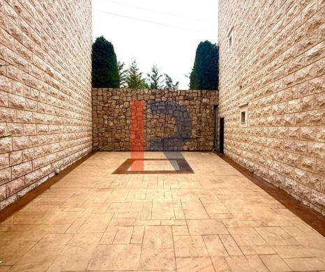 R9-3491 Villa for Sale in Jbeil – 410 m² — 10