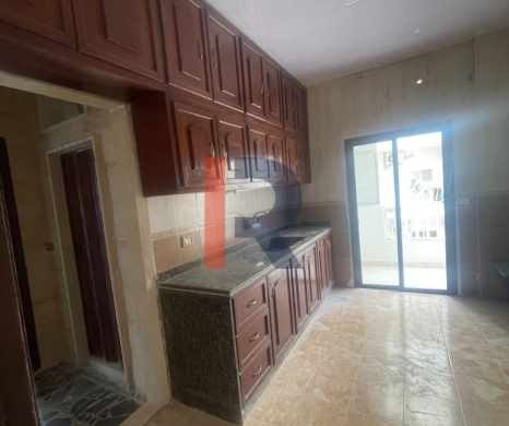 R9-3501 Apartment for Rent in Azmi, Tripoli – 160 m², 7th Floor, Renovated — 11