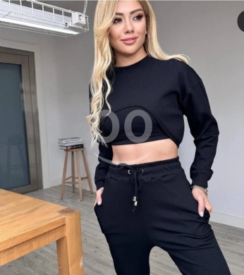 Clothes, Footwear & Accessories in Zouk Mikaël - طقم كاجوال نسائي قطعتين مريح وعصري باللون الأسود | Trendy Two-Piece Women&#039;s Casual Black Set