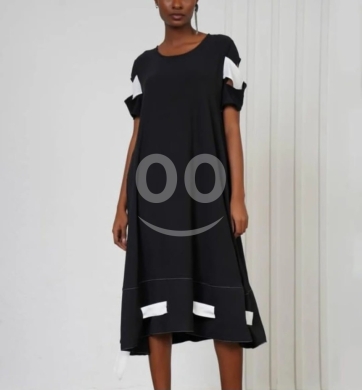 Clothes, Footwear & Accessories in Zouk Mikaël - فستان نسائي ميدي كاجوال مريح باللونين الأسود والأبيض | Casual Black &amp; White Women&#039;s Midi Dress