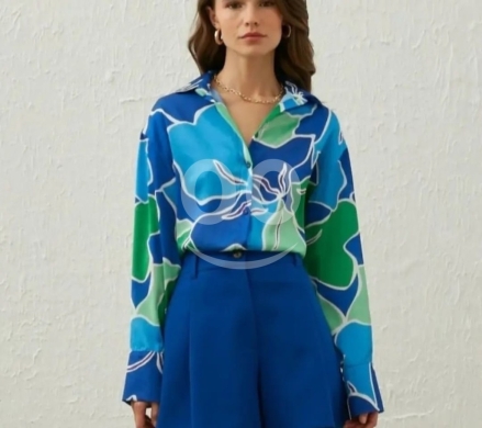 Clothes, Footwear & Accessories in Zouk Mikaël - قميص نسائي ساتان أزرق بنقشة ورود ملونة وأكمام طويلة | Vibrant Floral Blue Women&#039;s Satin Shirt