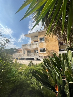 Villas for sale in Baabdat - Unique Villa for sale in Baabdath on a 1200 plot land and Mountain view
