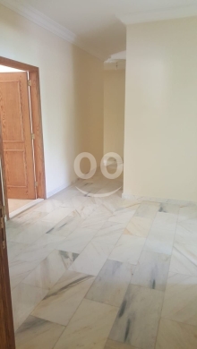 Commercials for rent in Aramoun - محل تجاري للايجار في دوحة عرمون شارع سكني 35م&sup2; | Shop for Rent in Doha Aramoun 35sqm
