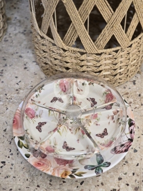 مطبخ في طرابلس - جاط ضيافة بورسلان مقسم مع غطاء بنقوش ورد وفراشات | Elegant Floral Porcelain Divided Serving Set with