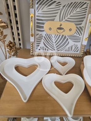 Other home furniture dans Tripoli - طقم أطباق ضيافة بورسلان بتصميم قلوب مفرغة ٣ قطع | Premium 3-Piece Heart Porcelain Serving Set