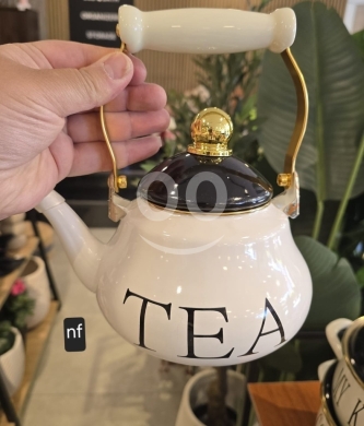 مطبخ في طرابلس - إبريق شاي إينامل فاخر بتصميم مودرن ريفي | Premium Enamel Tea Kettle