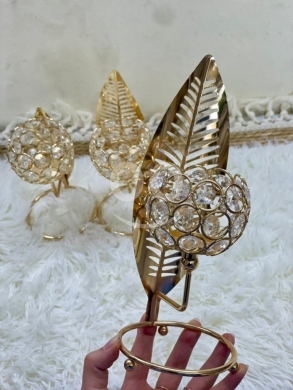Other home furniture in Minieh - طقم شمعدان معدني ذهبي بكريستالات وقاعدة زجاجية ٣ قطع | Premium 3-Piece Golden Crystal Candlestick Se