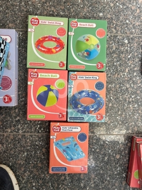 Produits pour bébés et enfants dans Achrafieh - ألعاب ومستلزمات الشاطئ والمسبح للأطفال | Playtive Beach &amp; Pool Toys