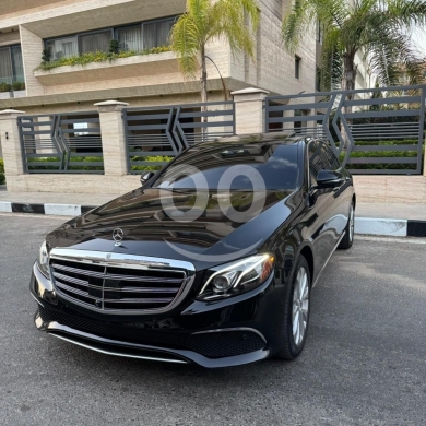 Mercedes-Benz E 300 2017 - Full Option | مرسيدس E 300 موديل ٢٠١٧ - كاملة المواصفات