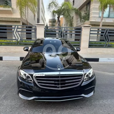 Mercedes-Benz E 300 2017 - Full Option | مرسيدس E 300 موديل ٢٠١٧ - كاملة المواصفات