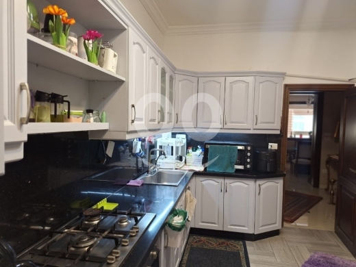 Apartments for sale in Beirut City - شقة واسعة للبيع في بيروت الحمرا محيط أوتيل البريستول | Spacious Apartment for Sale in Hamra Beirut
