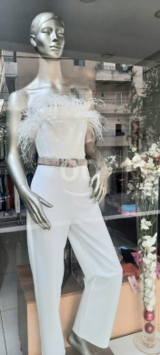 Clothes, Footwear & Accessories in Zouk Mikaël - جمبسوت أبيض راقي مزين بالريش لإطلالة مفعمة بالأنوثة | Elegant White Feather Jumpsuit