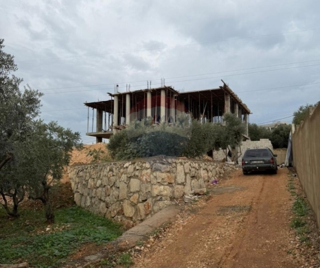 Lands for sale in Kfar Habou - R9-3526 Land for Sale in Kfar Habou &ndash; Danniyeh, 1200 m&sup2;, Zoning 40%أرض للبيع في كفر حبّو الضنية &ndash; 1200 م&sup2;، تصنيف بناء 40%
