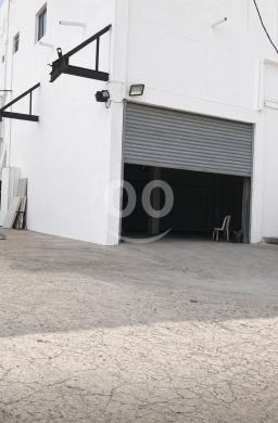 Commercials for rent in Halate - Shop for rent in halat Jbeil 200sqm