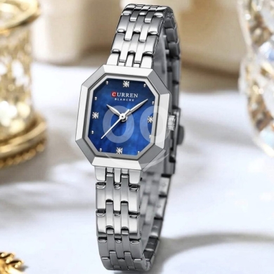 Clothes, Footwear & Accessories in Beirut City - ساعة كورين بلانش نسائية ثمانية الأضلاع ستيل فضي بميناء أزرق | Elegant Curren Blanche Women Octagonal
