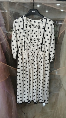 Clothes, Footwear & Accessories in Marj - فستان أبيض ميدي بنقوش الورد الأسود وتفاصيل دانتيل | Elegant Floral Embroidered Midi Dress