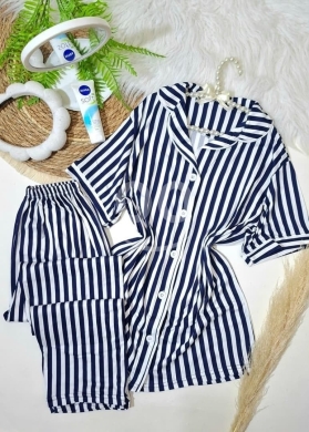 Vêtements, chaussures et accessoires dans Loussiya - بيجامة صيفية قطن كلاسيكية بنصف كم وأزرار مقاسات S إلى XL | Classic Women Summer Short-Sleeve Cotton