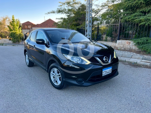Nissan dans Al Barbara - نيسان قشقاي 2014 دفع رباعي جير عادي بحالة ممتازة | 2014 Nissan Qashqai 4x4 Manual Transmission