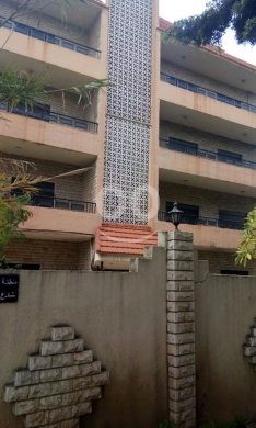 Apartments for sale dans Baabda - شقة أرضية مجددة مع حديقة للبيع في كفرشيما | 170 SQM Renovated Ground Floor Apartment for Sale