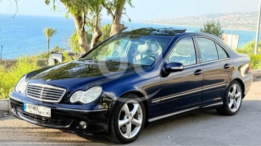 Mercedes-Benz in Beirut City - مرسيدس C230 كمبريسور موديل 2005 بحالة ممتازة | 2005 Mercedes C230 Kompressor AMG Look