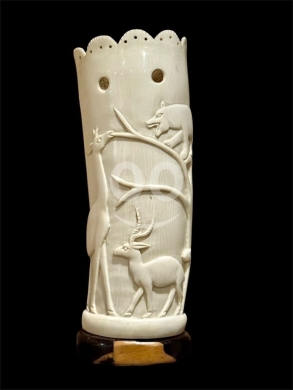 مزهرية من عاج الفيل الأفريقي الأثري منحوتة يدوياً بقاعدة خشبية | Antique Carved African I… — 2