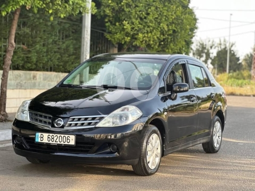 Nissan in Tripoli - نيسان تيدا 2004