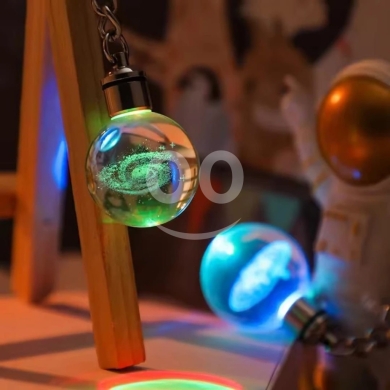 Other Goods in Adonis - بريدالية كريستال محفورة ليزر ثلاثية الأبعاد مع إضاءة LED ملونة | 3D Laser Engraved Crystal Keychain