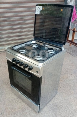 Kitchen appliances in Tripoli - فرن ٤ عيون ستالس ستيل ايطالي مرتب كتير