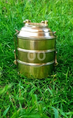 Antiques & Collectibles في البترون - سفرطاس نحاس أثري قديم ثلاث طبقات | Vintage Three-Tier Brass Tiffin Carrier