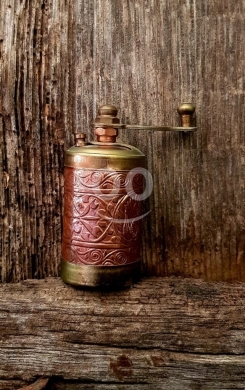 Antiques & Collectibles dans Batroun - مطحنة بهارات نحاس صغيرة أثرية | Vintage Mini Brass Spice Grinder