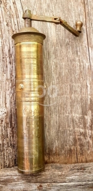 Antiques & Collectibles dans Batroun - مطحنة بن نحاس يدوية أثرية رقم 4 | Vintage Manual Brass Coffee Grinder No. 4