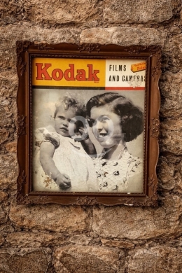 Antiques & Collectibles dans Batroun - لوحة إعلان كوداك كلاسيكية أثرية داخل إطار مزخرف | Vintage Kodak Advertisement Framed Sign
