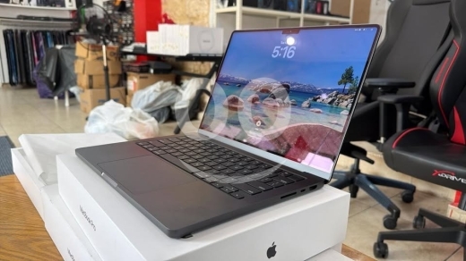 قطع غيار الكمبيوتر وملحقات البرامج في طرابلس - MacBook Pro M5 14 32GB Ram