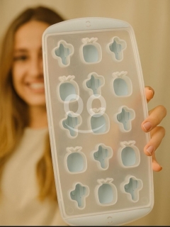قوالب ثلج سيليكون مع غطاء بأشكال مميزة | Silicone Ice Trays with Lid