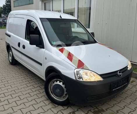 Opel dans Beyrouth - Opel combo 2010