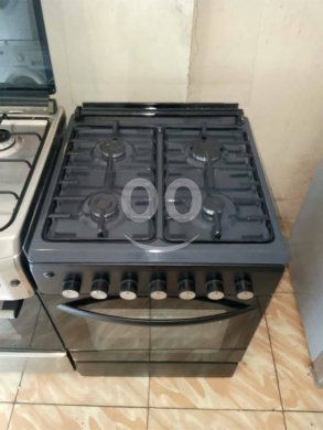 Kitchen appliances dans Tripoli - فرن غاز لون اسود نار زرقة ومرتب ايطالي