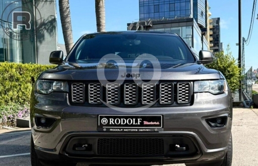 Jeep in Dbayeh - جيب غراند شيروكي ألتيتود 2019 فتحة سقف | Jeep Grand Cherokee Altitude 2019 Clean Carfax