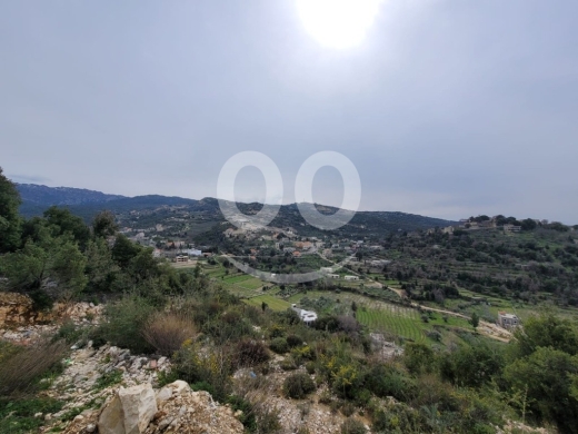 Lands for sale dans Lehfed - أرض مميزة للبيع في لحفد جبيل ١٠٢٧م مع كافة الخدمات وموقع مصايف | Prime Land for Sale in Lehfed Jbeil
