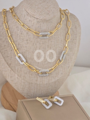Clothes, Footwear & Accessories in Beirut City - طقم عقد وأقراط نسائي مميز باللون الذهبي والفضي | Women&#039;s Gold &amp; Silver Chain Jewelry Set