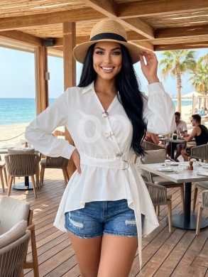 Vêtements, chaussures et accessoires dans Zahleh - بلوزة صيفية أنيقة باللون الأبيض | Elegant White Summer Peplum Blouse with Beach Accents