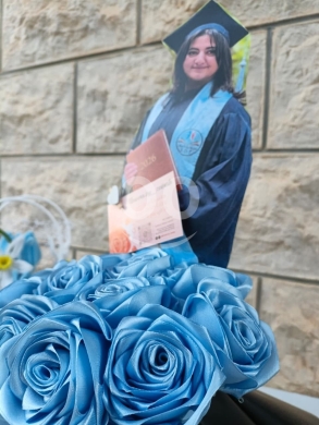 بوكيه تخرج مميز مع صورة شخصية وتنسيق يدوي | Custom Graduation Bouquet with Personalized P… — 3