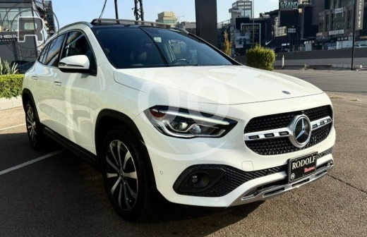 Mercedes-Benz in Dbayeh - مرسيدس GLA250 4Matic 2021 فل كامل ميجا وكارفاكس نظيف | 2021 Mercedes GLA250 4Matic Clean Carfax