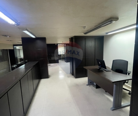 R9-3584 Showroom for Rent in Tripoli &ndash; Sahat El Nour, 400 m&sup2;, Prime Locationصالة عرض للإيجار في طرابلس &ndash; ساحة النور، 400 م&sup2;، موقع مميز