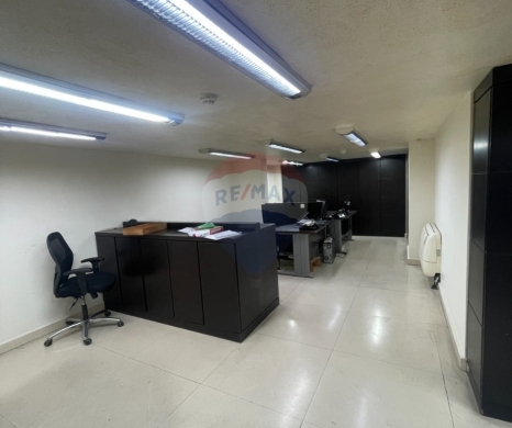 R9-3584 Showroom for Rent in Tripoli &ndash; Sahat El Nour, 400 m&sup2;, Prime Locationصالة عرض للإيجار في طرابلس &ndash; ساحة النور، 400 م&sup2;، موقع مميز