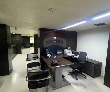 R9-3584 Showroom for Rent in Tripoli &ndash; Sahat El Nour, 400 m&sup2;, Prime Locationصالة عرض للإيجار في طرابلس &ndash; ساحة النور، 400 م&sup2;، موقع مميز