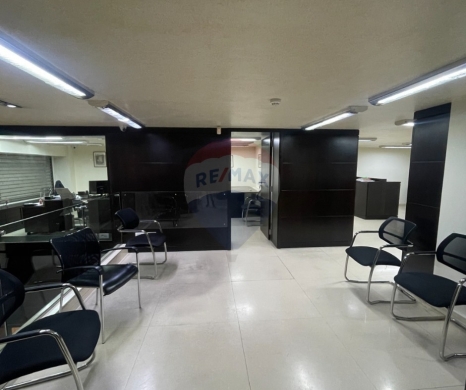 R9-3584 Showroom for Rent in Tripoli &ndash; Sahat El Nour, 400 m&sup2;, Prime Locationصالة عرض للإيجار في طرابلس &ndash; ساحة النور، 400 م&sup2;، موقع مميز